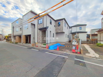 �O�ʓ��H�܂ތ��n�ʐ^�@-