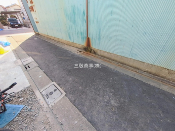 �O�ʓ��H�܂ތ��n�ʐ^�@-