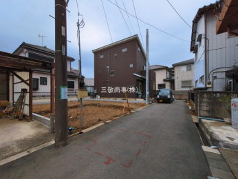 �O�ʓ��H�܂ތ��n�ʐ^�@-