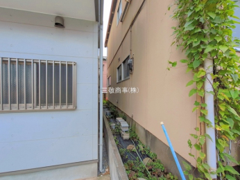 �@-