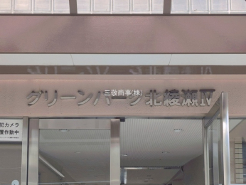 �@-