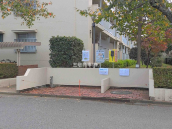 �@-